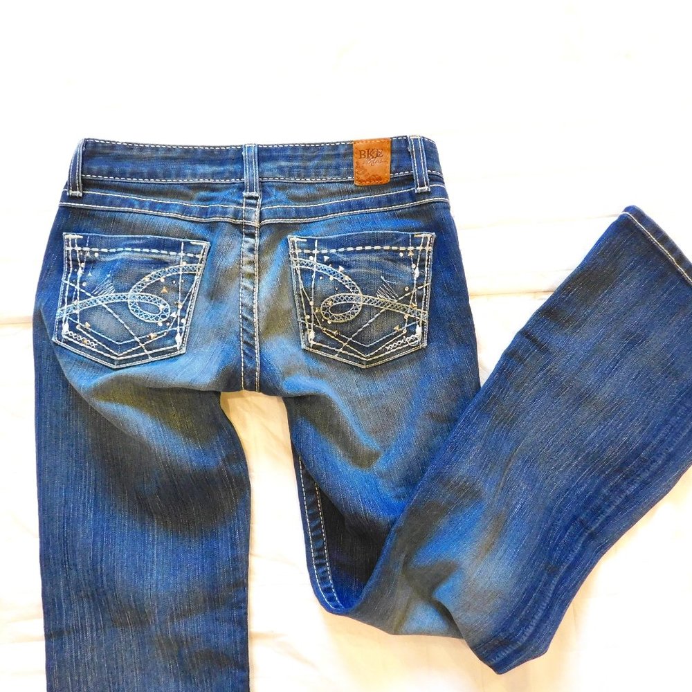 BKE The Buckle 26 Low Rise Stretch Jeans Madison Bling Rhinestones Embroidered